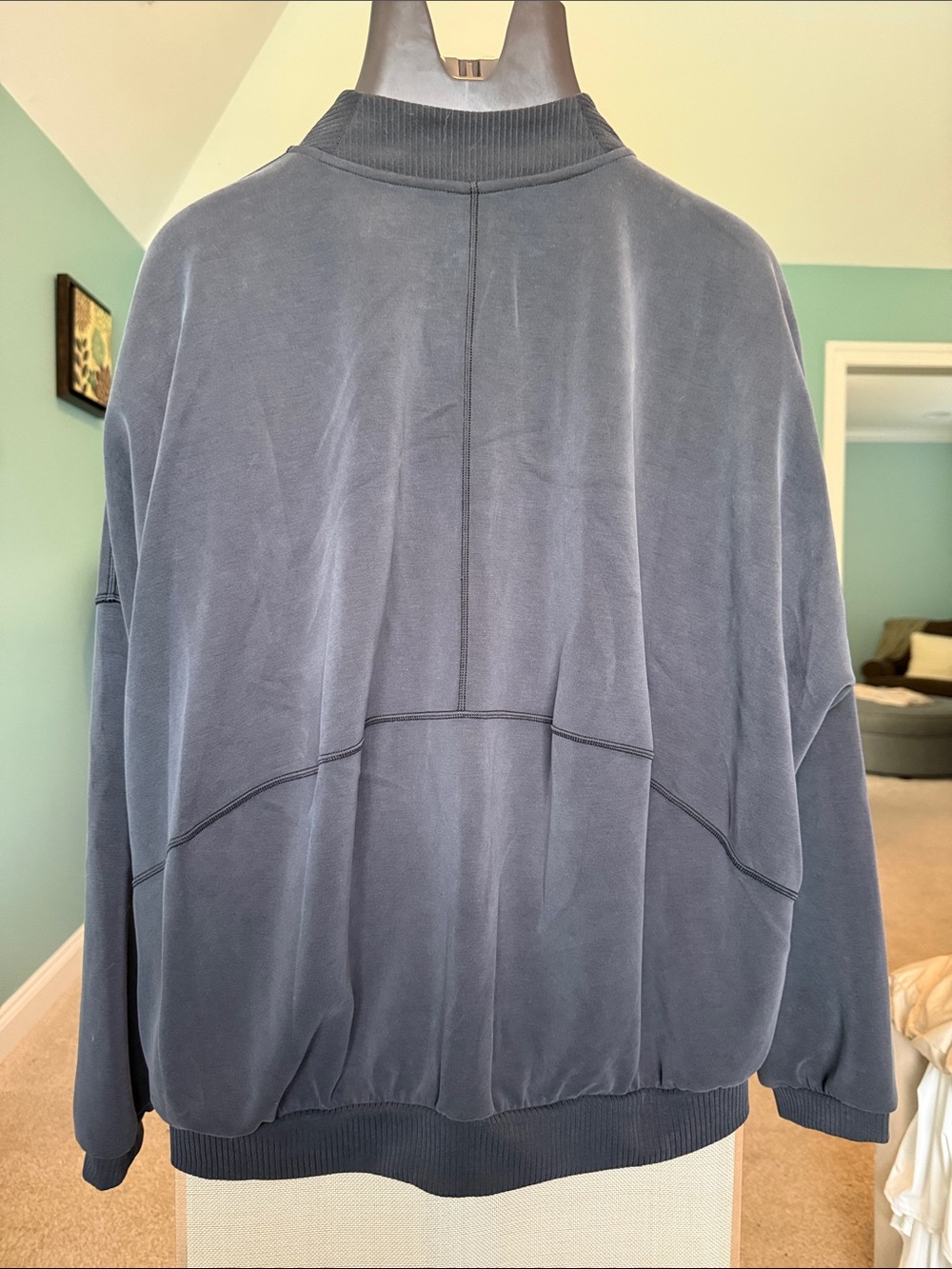 lululemon athletica Softstreme Oversized Bomber Jacket - Picture 4 of 6
